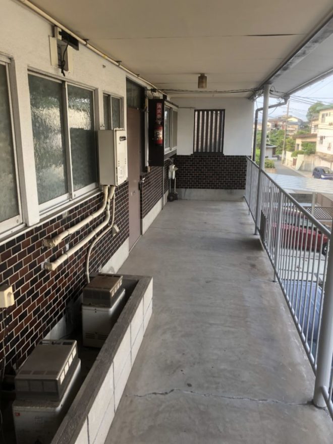 広めのラナイ・通路